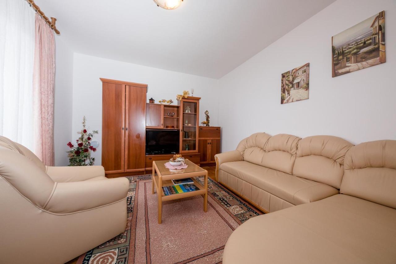 Apartments Scerbe 3103 Mundanije Zewnętrze zdjęcie