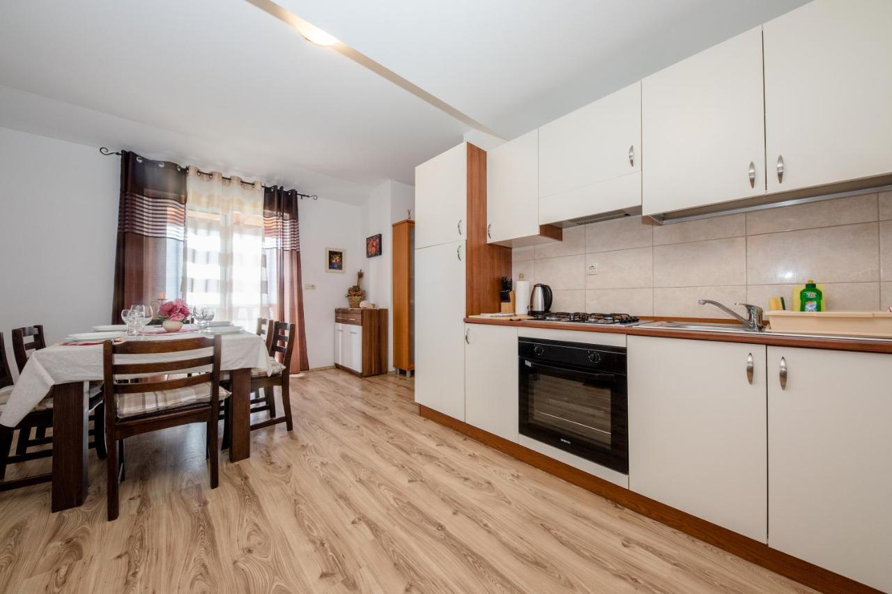 Apartments Scerbe 3103 Mundanije Zewnętrze zdjęcie